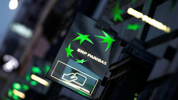 BNP, en el punto de mira del principal exportador de vino de Europa, por sus pérdidas en el mercado de divisas.